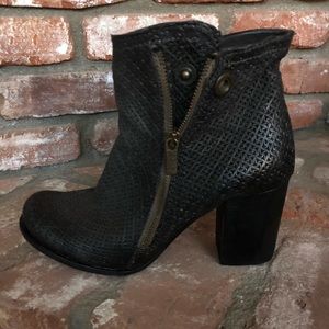 A.S. 98 Sicily Hi Ankle Boot with Outside Zip